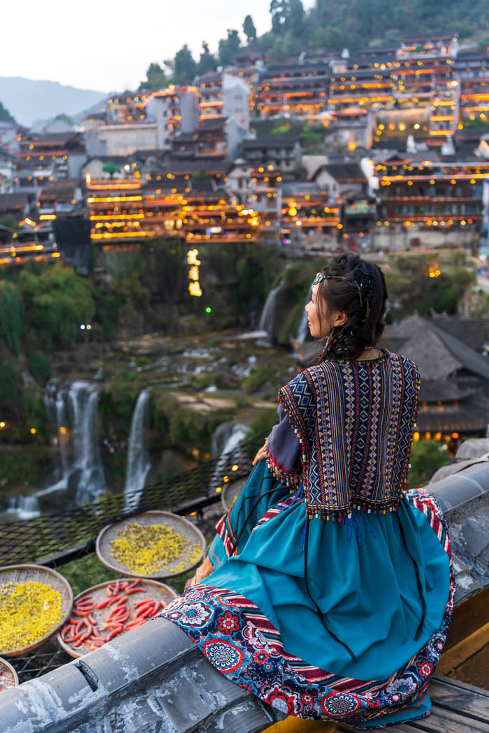 Mujer en cuidad Lijiang
